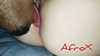 Preview 4 of Tube Porn Princesscin - Novinha Rosadinha Gemendo na Linguada