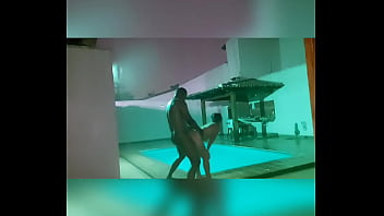 Preview 2 of Bv Ixv - Comendo a gostosa da Bruna Santiny em frente a piscina na chuva