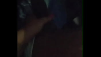 Preview 1 of Lez Gems Com - Ser&aacute_ que ela vai cair de boca no danado ou s&oacute_ est&aacute_ provocando o Ton com sua maldade???