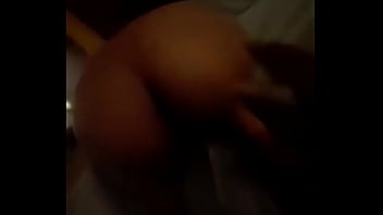 Preview 4 of Welle Hot Mom - EXIBIENDO EL CULO DE MI MUJER SW