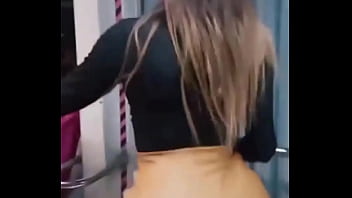Preview 2 of Delhi Sex In Ujala - ME ENCANTA COMO ME QUEDAN VIENDO EN EL METRO MIS CURVAS SENSUALES