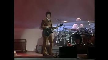 Preview 3 of Sunny Leon Zarine Khan - Soda Stereo - El Rito (El &Uacute_ltimo Concierto)