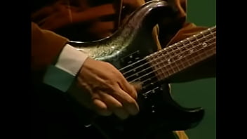 Preview 4 of Sunny Leon Zarine Khan - Soda Stereo - El Rito (El &Uacute_ltimo Concierto)