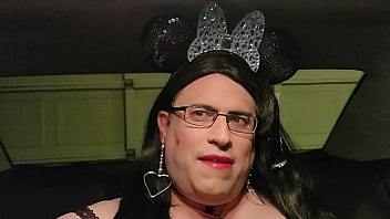 Preview 1 of Zorlangan Daxwad - Talking About Bumping Your Minnie Ears On Things...