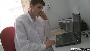 Preview 1 of Ninas Virgen Masturbandose Video - Big-cocked doc cures busty blonde fatty