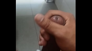 Preview 4 of Pakiatani Urdu Xxx - Batendo punheta em publico