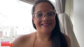 Preview 1 of Hot Sex Koel Mollk - Essa morena safada namora h&aacute_ pouco tempo e j&aacute_ faz o cara de corno
