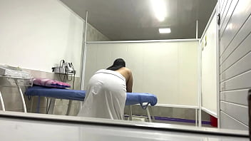 Preview 4 of Indian Katriana Kaif Sex - Paciente culona aceitada grabada en consultorio