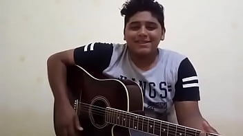 Preview 3 of Mom Wakes Up Being Fucked By Son - Gordinho cantando bem gostosinho