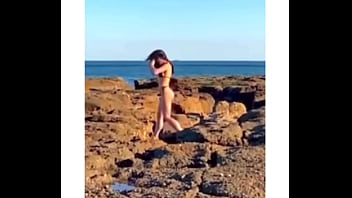 Preview 4 of Heimlich Im Schwimbad - Taylah teen