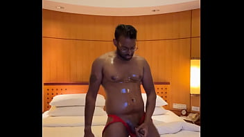 Preview 3 of Waria Cumb - Hotel Bate Johnnystuds
