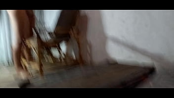 Preview 3 of Granny Wants To Be Hooker - DE QUATRO !!! EMPURRANDO NO RABO ( NO CUZINHO DA MORENA GOSTOSA ) ANAL !!!