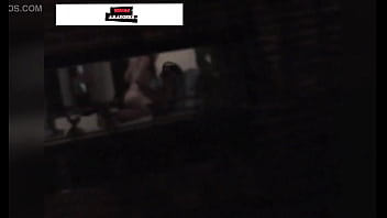 Preview 4 of Kendra Lust Full Vidios - Vigilante noturno flagra casal fazendo sexo pela janela de casa em condom&iacute_nio fechado