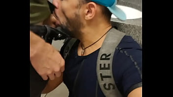 Preview 2 of Fairy Dad - Mamador de boca nas picas desses machos no banheiro do metr&ocirc_