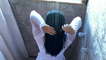 Preview 1 of Tamilsex Xxx - Espio a mi madrastra CULONA mientras se ducha