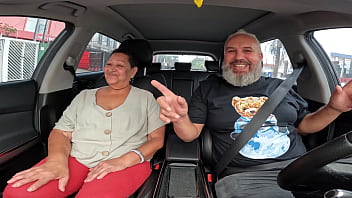 Preview 1 of Amando Mamando - Uma Bisav&oacute_ na carona do Ted aos 71 anos ela pelada no carro conta sua vida - Dora Rodrigues