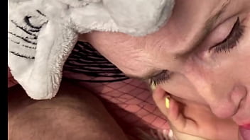Preview 1 of Desi Bathing Porn - СОСЕТ ЧЛЕН КАК ЗАВЕДЕННАЯ!!! ОНА СЕЙЧАС ЗАДОХНЕТСЯ!