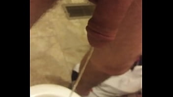 Preview 2 of New Delhi - Morning piss