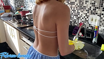 Preview 1 of Bdsm Man Pissing - Amanheci de pau duro ,  tirei ela do trabalho pra foder a buceta da empregada na cozinha!