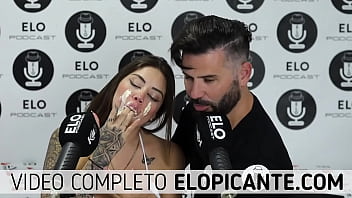 Preview 2 of Igp Sex - SARA BLONDE JUEGA CON LA CREMA DE ELO PODCAST Y SE LA TRAGA
