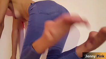 Preview 1 of Fuck Write - &egrave_ meglio se mi tolgo i jeans per farti un pompino! riempimi la bocca di sborra! Jenny Pink