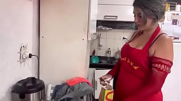 Preview 3 of Beutyful Young Moms - Fazendo coxinha bem soltinha !
