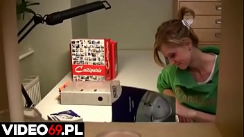 Preview 2 of Hot Sex Bursh - Polskie porno - Nastolatka stara się o pracę