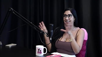 Preview 1 of Edyn Blair Mom - Sua live vazou no xvideos,  era desvalorizada no casamento,  deu dicas para quem quer iniciar,  e a vida pessoal fica reprimida - Renatinha Melo (WATCH ON: SHEER/RED)
