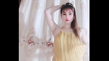Preview 3 of Mega Butt Luciana - Viet teen dancing bigo