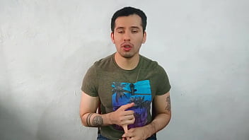 Preview 1 of Whore Hotel - Hombre musculoso alba&ntilde_il vergon de 20cm pre&ntilde_a a pelo el culo de un ejecutivo bancario en un cine porno! Relato sexual