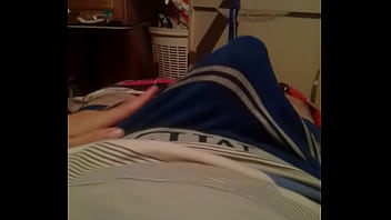 Preview 1 of Busty Hairy Siri - Me toca por encima del boxer