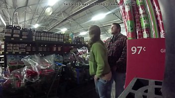Preview 2 of Daughter Friend Fuck Daft - Un quickie dans le supermarch&eacute_