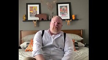 Preview 1 of Sleepin Aunty Sex - Paiz&atilde_o urso mostrando suas delicias