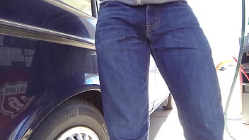 Preview 1 of Qboenlkyj - Wetting my jeans at Lowes