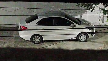 Preview 4 of Lan Etna Bara - fode com amante no carro na frente de casa e volta cheia de porra sorridente