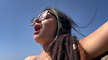 Preview 2 of Sexy Tight Jeans Girl - EU E MINHA AMIGA FICAMOS COM TES&Atilde_O E FODEMOS NA PRAIA DE NUDISMO