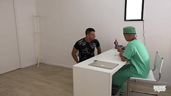 Preview 1 of Xxx Gay Gratis - Young doctor male exam