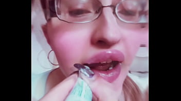 Preview 4 of B N Tinh V O L N - Chick Nude Lips Makes you Hot