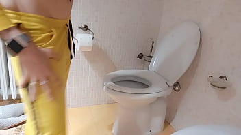 Preview 4 of Mon And Small Girl - k. BILL cosplay! a long pee to show you