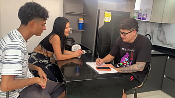 Preview 2 of Secret Fucking In House - Chica sin trabajo le pide a jefe cachondo que le haga unas pruebas anales y le de el ascenso como sirvienta.
