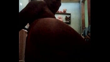 Preview 2 of Gro Thai Xxx Titis Di Hotel - Marica resolveu se assumir e quer dar o cuzinho