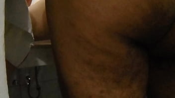 Preview 1 of Fucking Teens Public - amigo mais velho pega amigo mais novo enquanto escovava os dentes