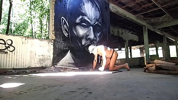 Preview 2 of Unberage - bdsm seul dans un hangar publique abandonn&eacute_