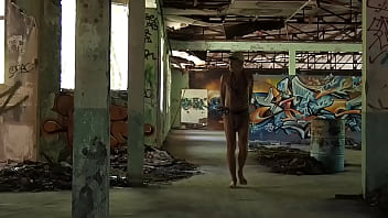 Preview 1 of Unberage - bdsm seul dans un hangar publique abandonn&eacute_