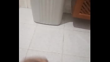 Preview 1 of Nesaporns - Rola Preta Gozando- Neg&atilde_o pau pequeno jorrando porra