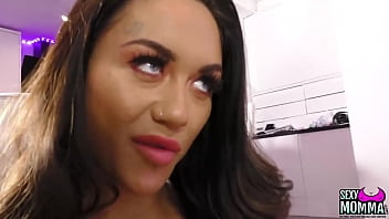 Preview 3 of Topknowles - SEXY MOMMA - Step-Mommy Kendal Has a Gift for Lily