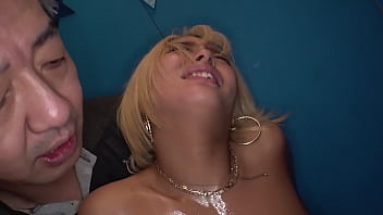 Preview 4 of Surabaya Underground Porn - 日サロに来た生意気ギャルにわからせ中出し！！理不尽で傲慢な減らず口にぶっかけ精子！怒り狂った日サロ店員のPart3
