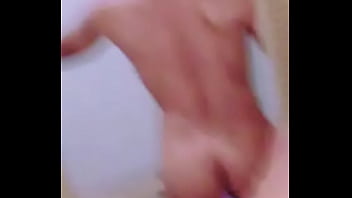 Preview 2 of Chuukes Korokor - novinho enfiando consolo no cuzinho rosado