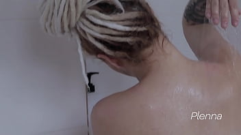 Preview 2 of Indin Step Mam - GOZAR NO BANHO &Eacute_ UMA DEL&Iacute_CIA - KYRA SEX