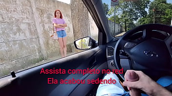 Preview 4 of Sexy Mom And Young Son Fuck - Bati punheta pra gostosinha que estava no ponto de &ocirc_nibus que acabou sedento!